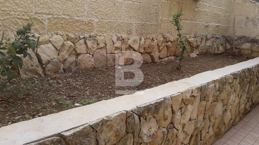 Fastighet i Mosta