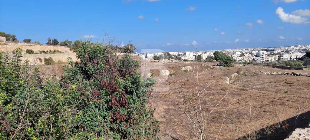 Proprjetà f' Naxxar