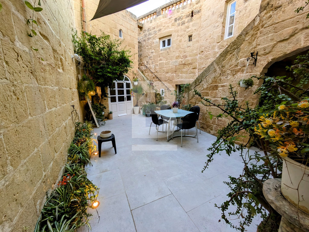 Ejendom i Mosta